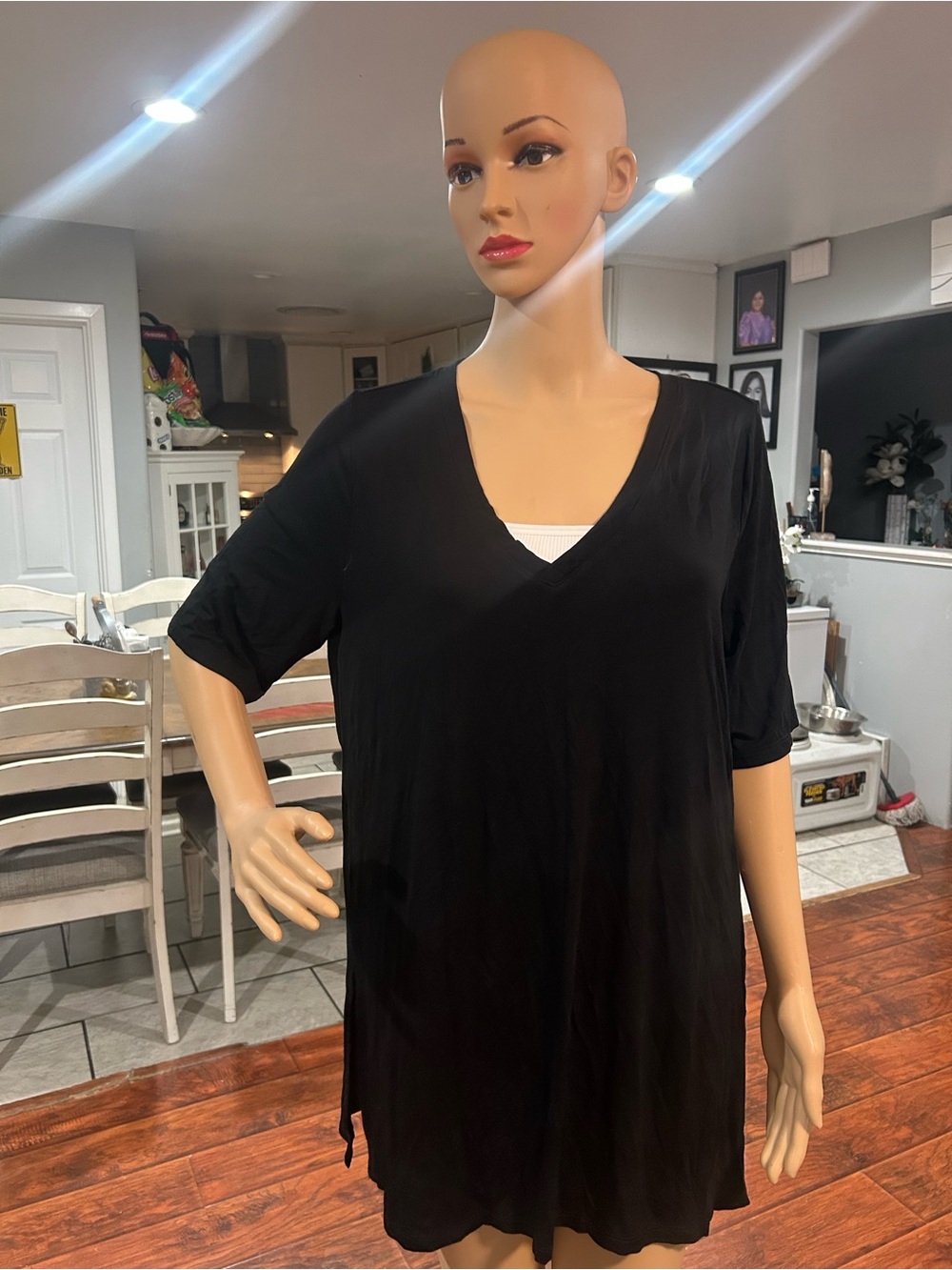 Torrid size 1 Black V-Neck Women's Tunic Top - Brand Unknown